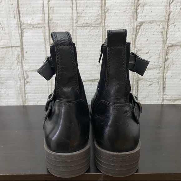 LUCKY BRAND Black Leather Double Buckle Moto Ankle Boots Size 7.5 - Picture 3 of 12
